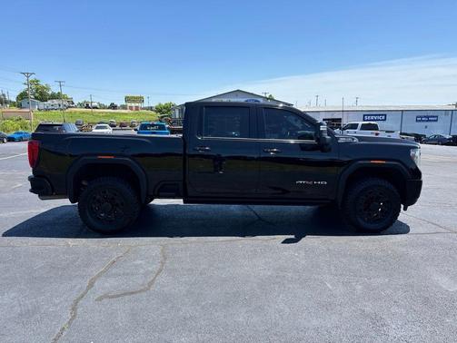 Onyx Black 2022 GMC Sierra 2500 AT4