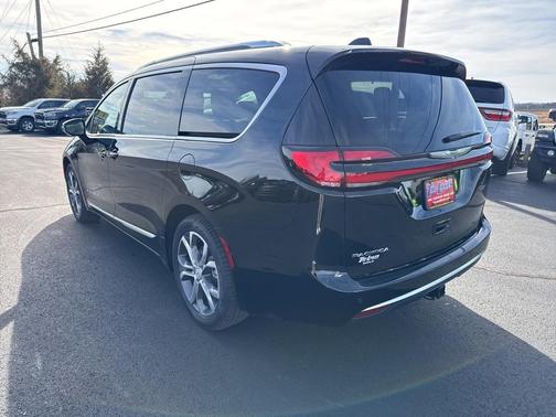 2026 Chrysler Pacifica L