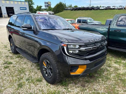 Gray Metallic 2025 Ford Expedition Tremor