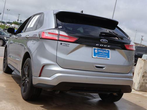ICONIC SILVER 2022 Ford Edge ST Line