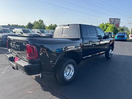 Diamond Black Crystal Pearlcoat 2026 RAM 3500 Longhorn