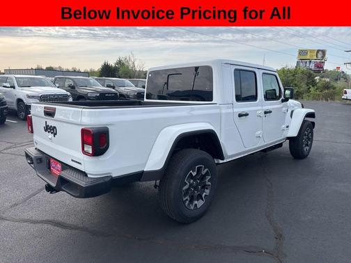 Bright White Clearcoat 2026 Jeep Gladiator Sahara 4x4