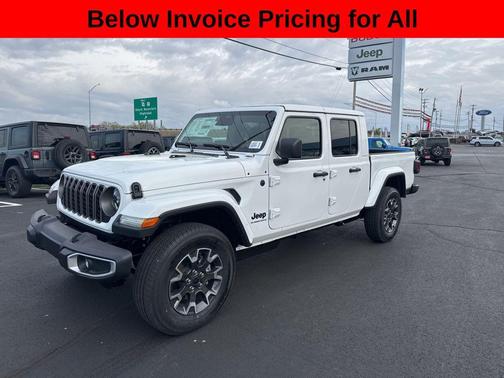 Bright White Clearcoat 2026 Jeep Gladiator Sahara 4x4