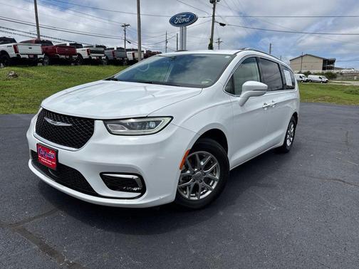 Bright White Clearcoat 2021 Chrysler Pacifica Touring L