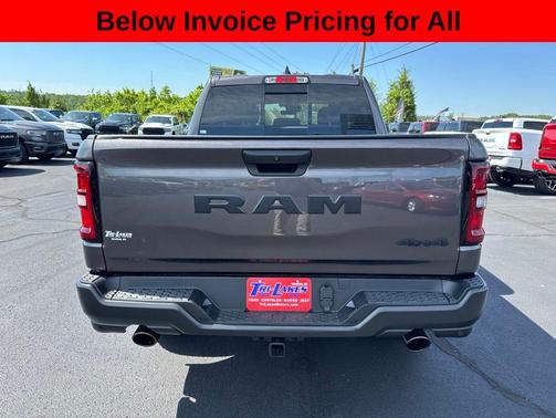 Granite Crystal Metallic Clearcoat 2026 RAM 1500 Warlock Crew Cab 4x4 5'7' Box