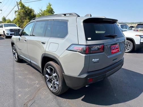 Sting-Gray Clearcoat 2026 Jeep Cherokee Limited
