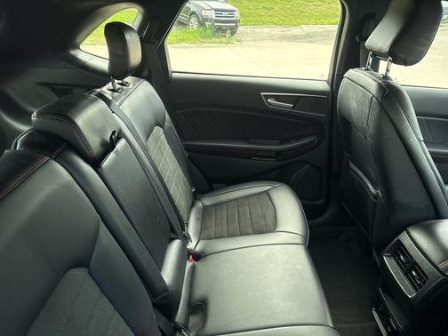 RAPID RED TINTED CC 2024 Ford Edge ST Line