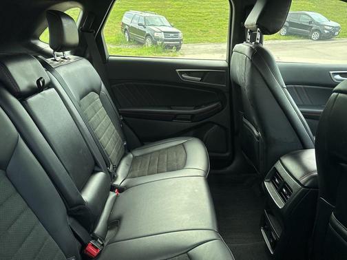 RAPID RED TINTED CC 2024 Ford Edge ST Line