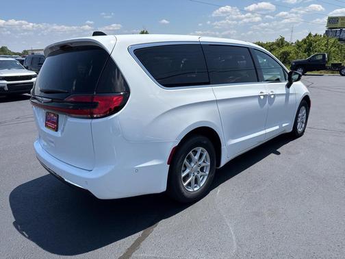 2025 Chrysler Pacifica L