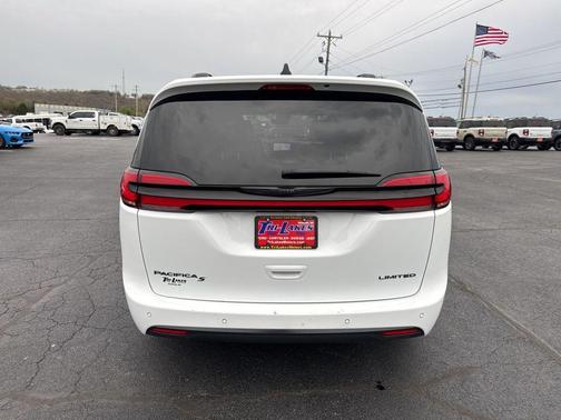 Bright White Clearcoat 2025 Chrysler Pacifica Limited