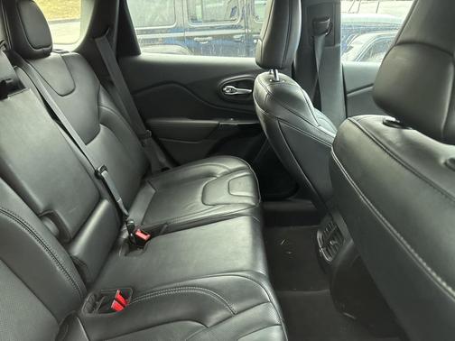 2023 Jeep Cherokee Altitude