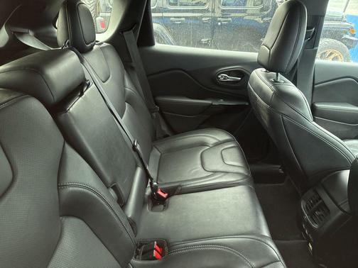 2023 Jeep Cherokee Altitude