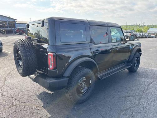 Shadow Black 2026 Ford Bronco Outer Banks