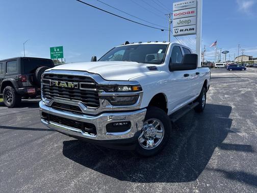 2025 RAM 2500 Tradesman Crew Cab 4x4 6'4' Box