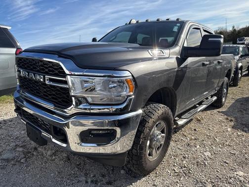 2024 RAM 2500 Tradesman Crew Cab 4x4 6'4' Box