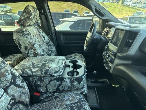 2024 RAM 2500 Tradesman Crew Cab 4x4 6'4' Box