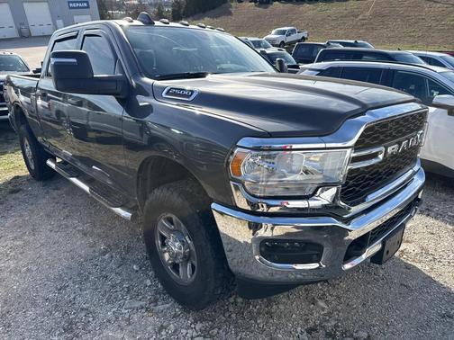 2024 RAM 2500 Tradesman Crew Cab 4x4 6'4' Box