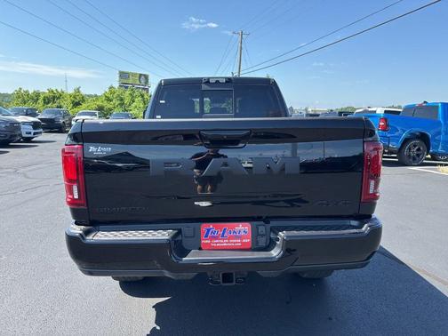Diamond Black Crystal Pearlcoat 2026 RAM 2500 Limited Crew Cab 4x4 6'4' Box