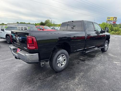 2025 RAM 3500 Tradesman Crew Cab 4x4 8' Box