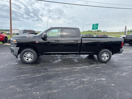 2025 RAM 3500 Tradesman Crew Cab 4x4 8' Box