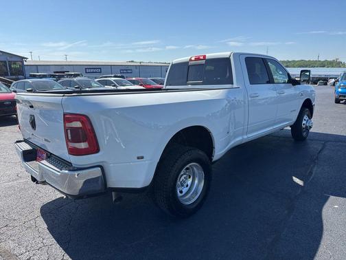 Bright White Clearcoat 2024 RAM 3500 Laramie Crew Cab 4x4 8' Box