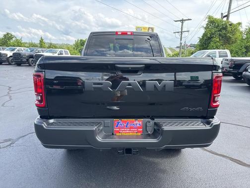 2025 RAM 2500 Tradesman Crew Cab 4x4 6'4' Box