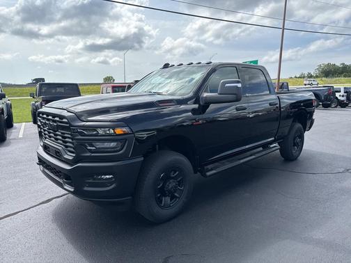 2025 RAM 2500 Tradesman Crew Cab 4x4 6'4' Box
