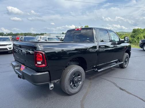 2025 RAM 2500 Tradesman Crew Cab 4x4 6'4' Box