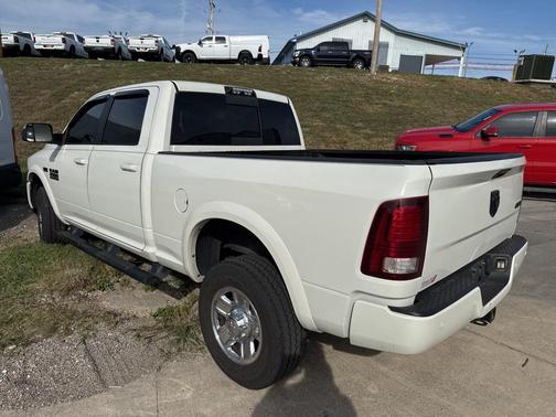 2017 RAM 2500 Laramie Crew Cab 4x4 6'4' Box