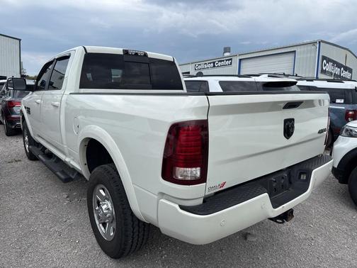 2017 RAM 2500 Laramie Crew Cab 4x4 6'4' Box
