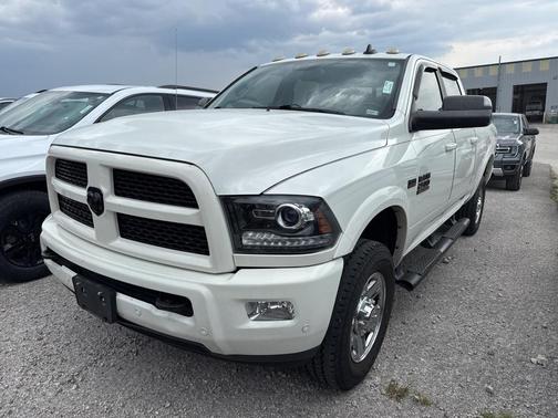 2017 RAM 2500 Laramie Crew Cab 4x4 6'4' Box