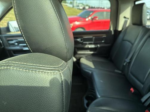 2017 RAM 2500 Laramie Crew Cab 4x4 6'4' Box