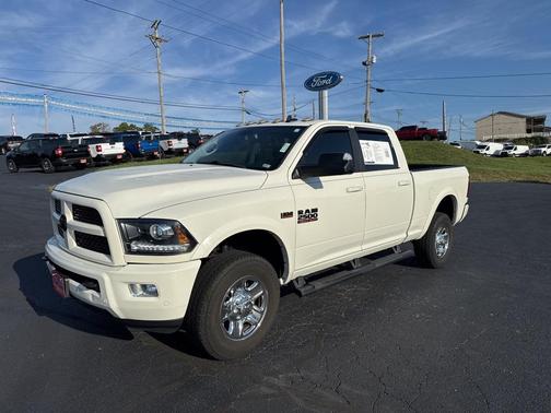 2017 RAM 2500 Laramie Crew Cab 4x4 6'4' Box