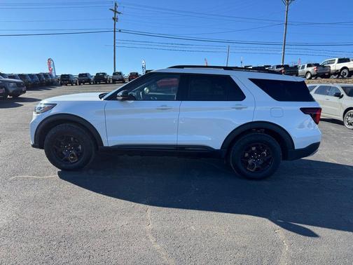 STAR WHITE MET TRI-COAT 2026 Ford Explorer Tremor