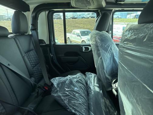 2026 Jeep Gladiator Mojave 4x4