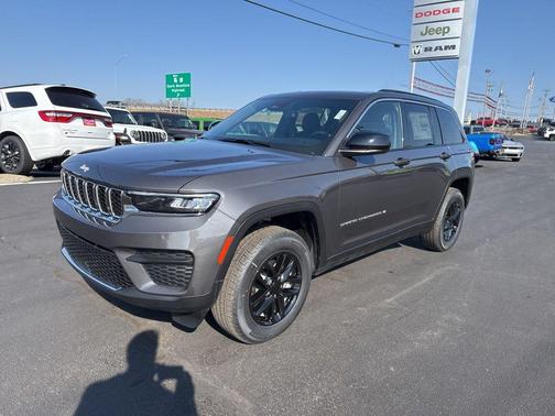 2026 Jeep Grand Cherokee Laredo