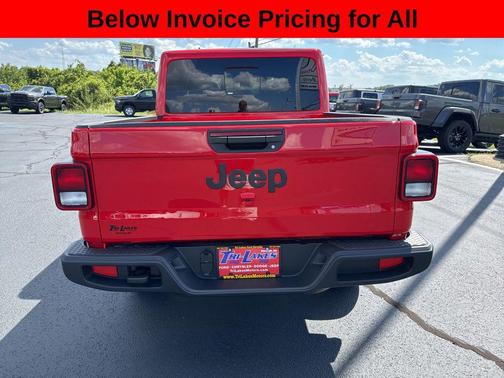 Firecracker Red Clearcoat 2025 Jeep Gladiator Sport S