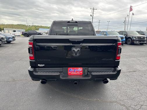 Diamond Black Crystal Pearlcoat 2023 RAM 1500 Limited