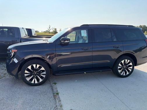 Blue Ember Metallic 2027 Ford Expedition Platinum