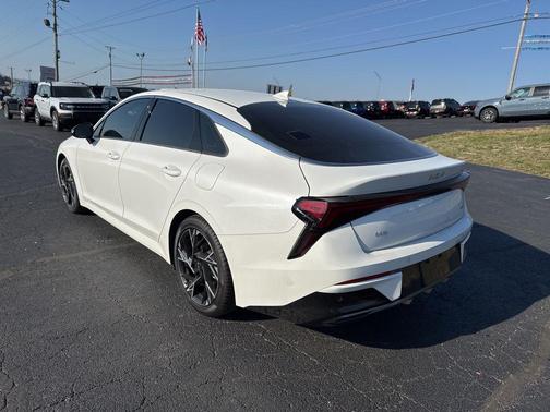 Snow White Pearl 2025 Kia K5 GT-Line