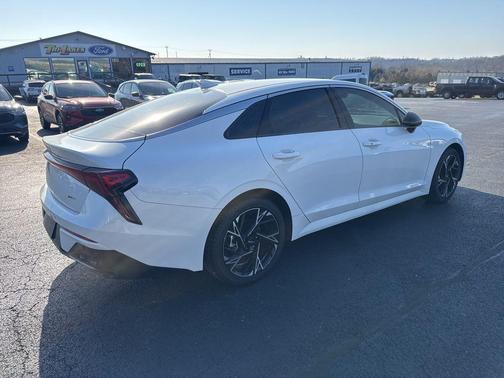 Snow White Pearl 2025 Kia K5 GT-Line