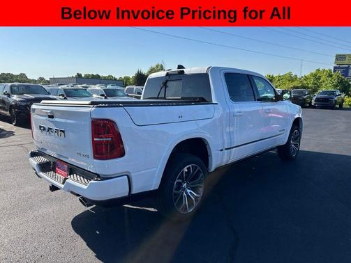Bright White Clearcoat 2026 RAM 1500 ST