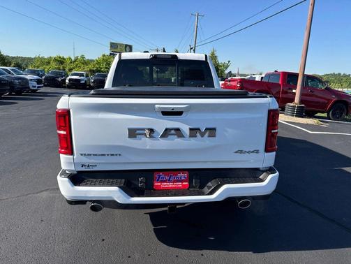 Bright White Clearcoat 2026 RAM 1500 ST