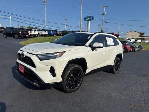 2022 Toyota RAV4 Hybrid SE