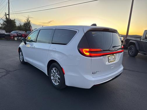 2026 Chrysler Pacifica L