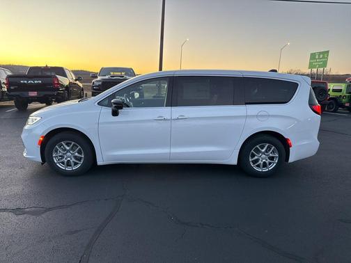 2026 Chrysler Pacifica L