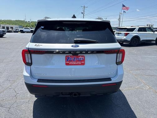 SPACE WHITE METALLIC 2026 Ford Explorer Active