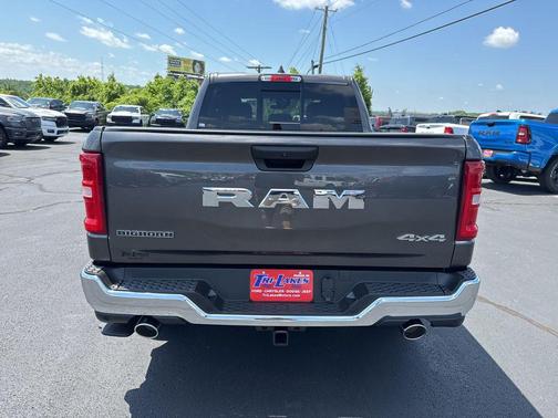 Granite Crystal Metallic Clearcoat 2026 RAM 1500 Big Horn/Lone Star
