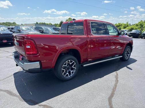 Molten Red Pearlcoat 2026 RAM 1500 Laramie