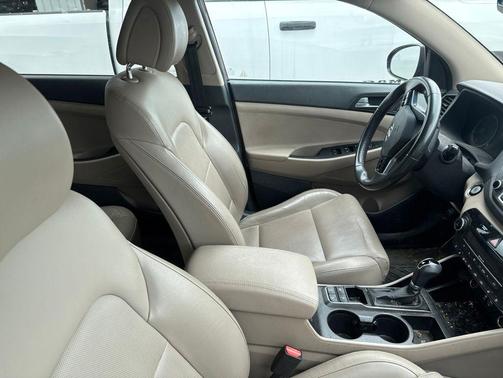 Ruby Wine 2016 Hyundai TUCSON Limited